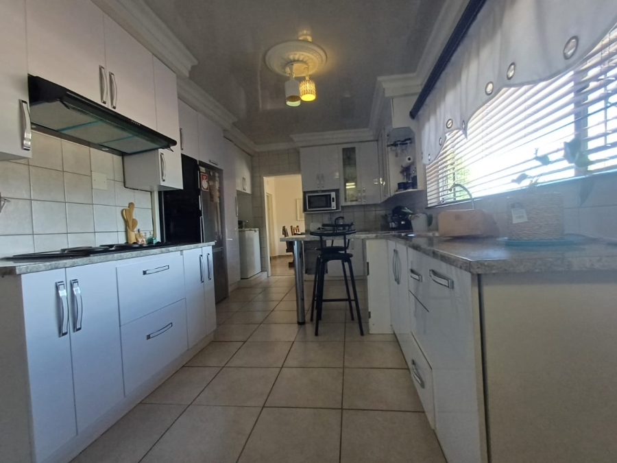 3 Bedroom Property for Sale in Flamwood North West